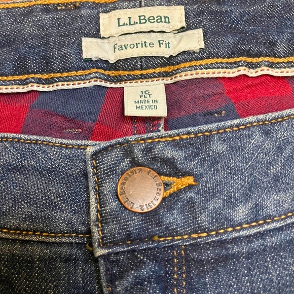 L.L. Bean Favorite Fit Women’s 16 Petite plaid lined blue jeans PRELOVED - Picture 4 of 13